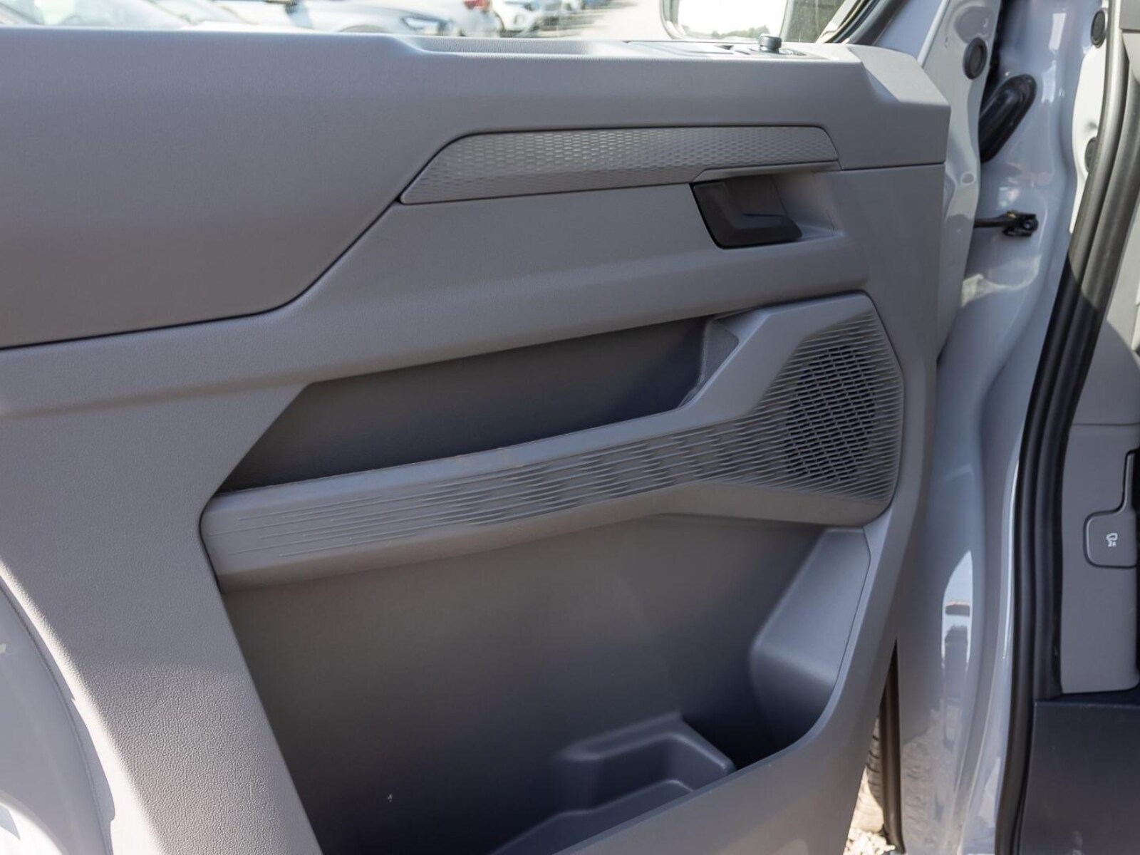 Volkswagen Transporter Kasten langer Radstand – Bild 10