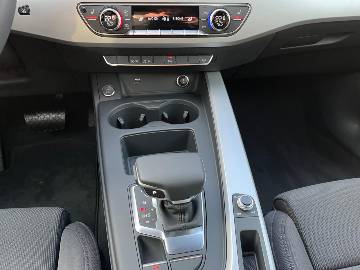 Image about Audi A4 Avant S line 35 TFSI S tronic