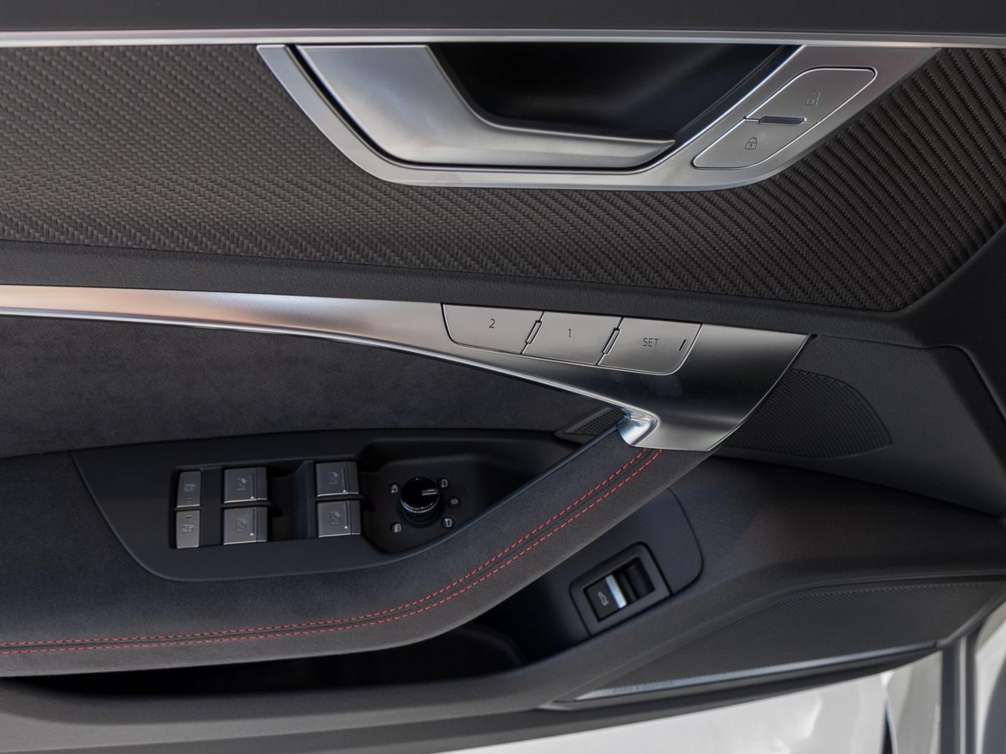 Image about Audi RS 6 Avant performance quattro tiptronic