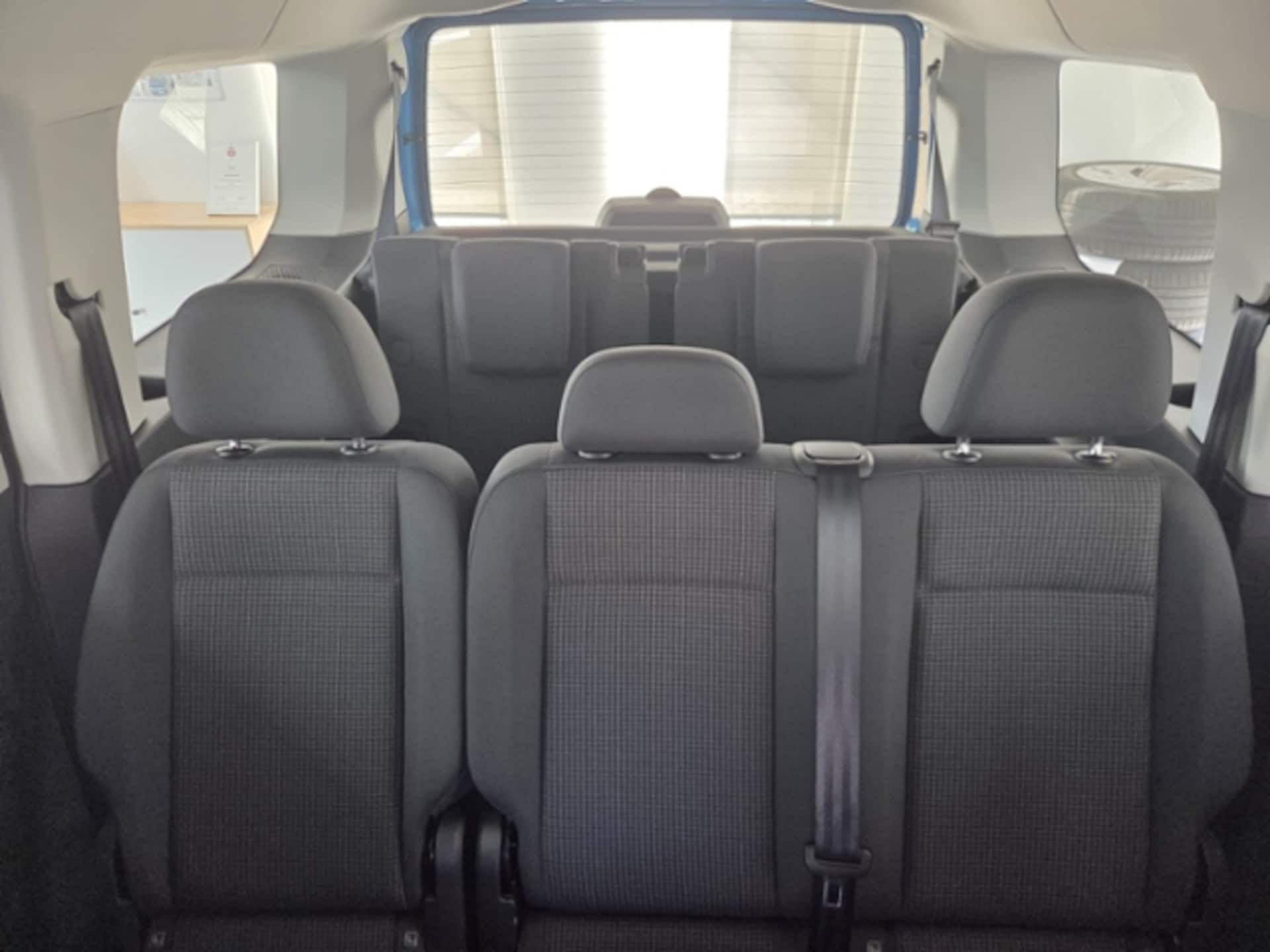 Volkswagen Caddy Maxi Basis-Modell