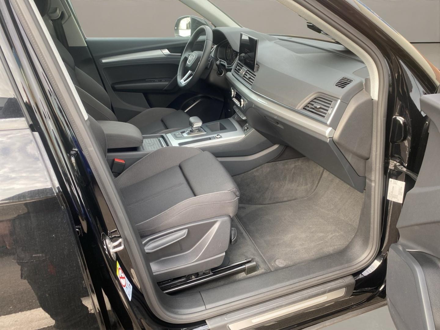 Bild über Audi Q5 TFSI e 50 TFSI e quattro S tronic - für weitere Informationen kontaktieren Sie den Audi Partner
