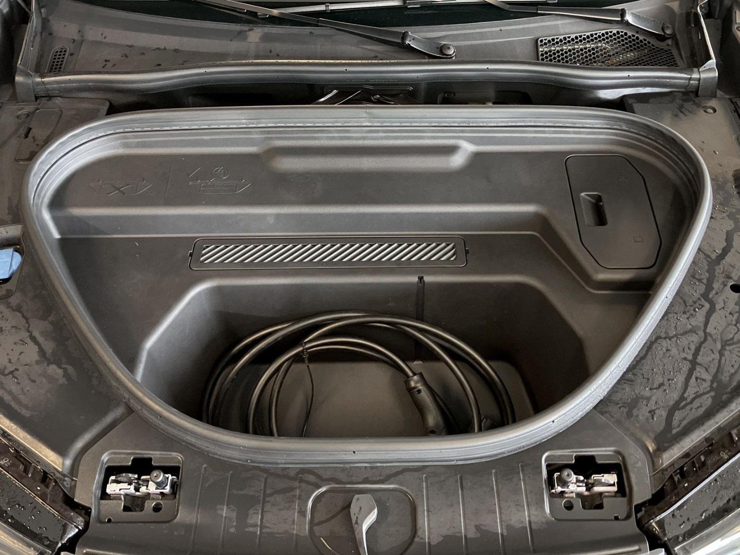 Image about Audi SQ6 SUV e-tron e-tron quattro