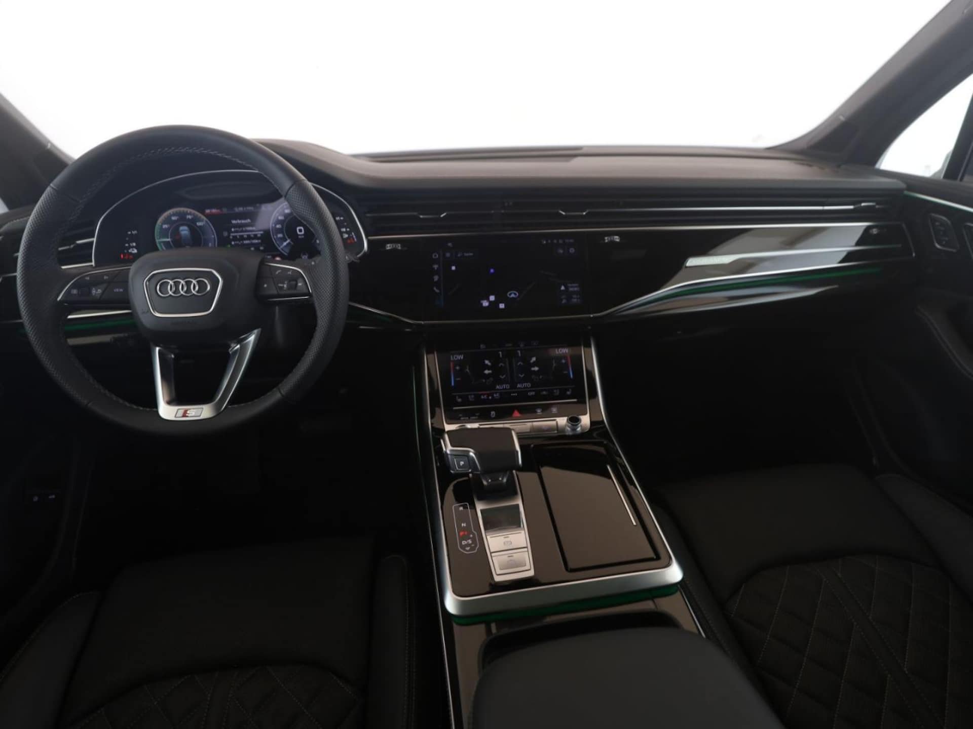 Audi Q7 SUV TFSI e S line