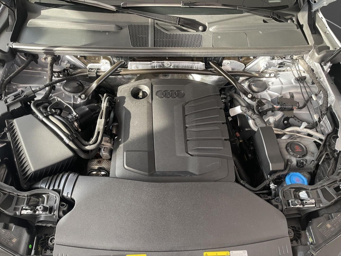 Bild über Audi Q5 Sportback TDI quattro 150 kW S tronic - für weitere Informationen kontaktieren Sie den Audi Partner