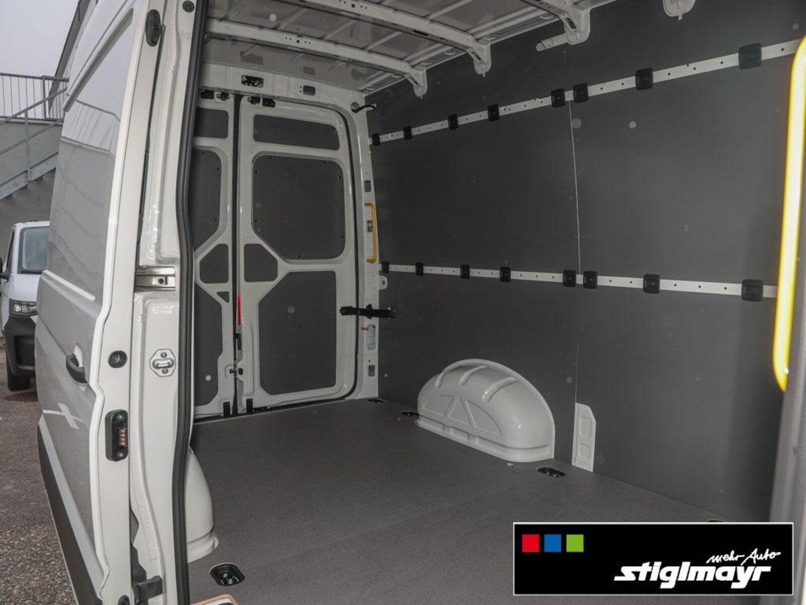Volkswagen Crafter Kasten mittlerer Radstand – Bild 5