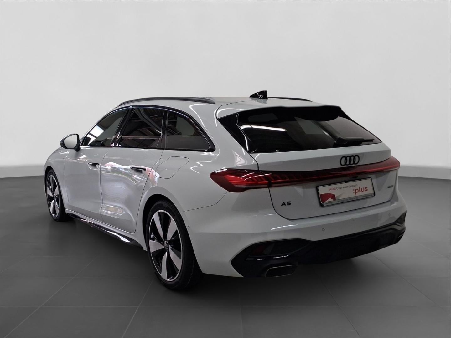 Bild über Audi A5 Avant e-hybrid e-hybrid quattro 220 kW S tronic - für weitere Informationen kontaktieren Sie den Audi Partner