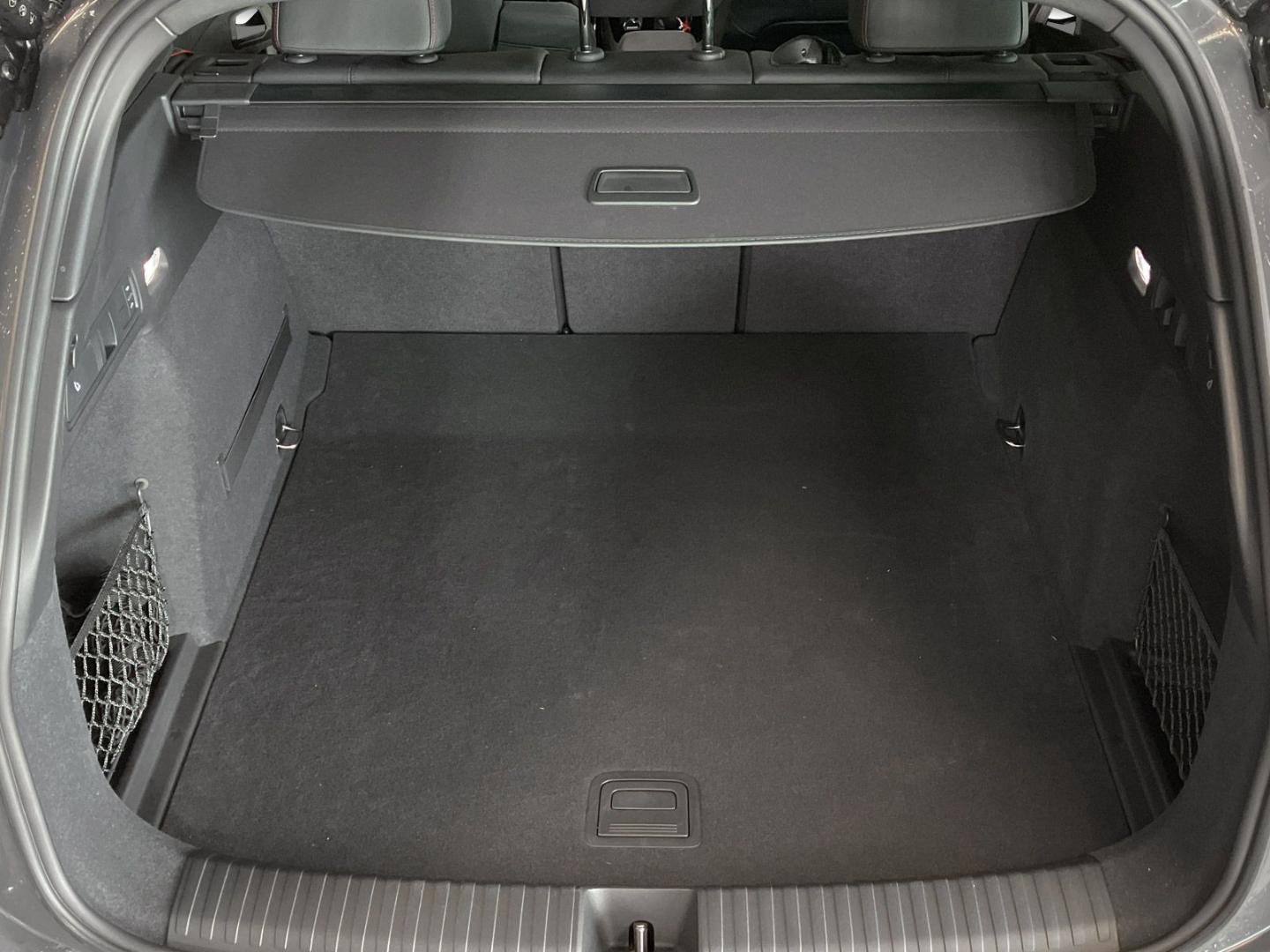 Image about Audi SQ6 SUV e-tron e-tron quattro