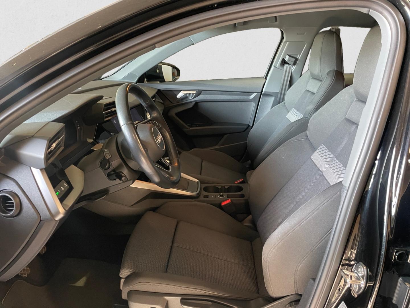 Bild som visar Audi A3 Sportback A3 Sportback 35 TFSI Proline advanced 150 hk 6-växlad - för mer information kontakta din Audi Partner