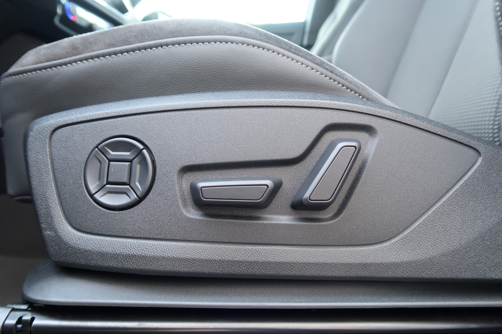 Image about Audi Q3 S line 40 TDI quattro 147 kW (200 PS) S tronic