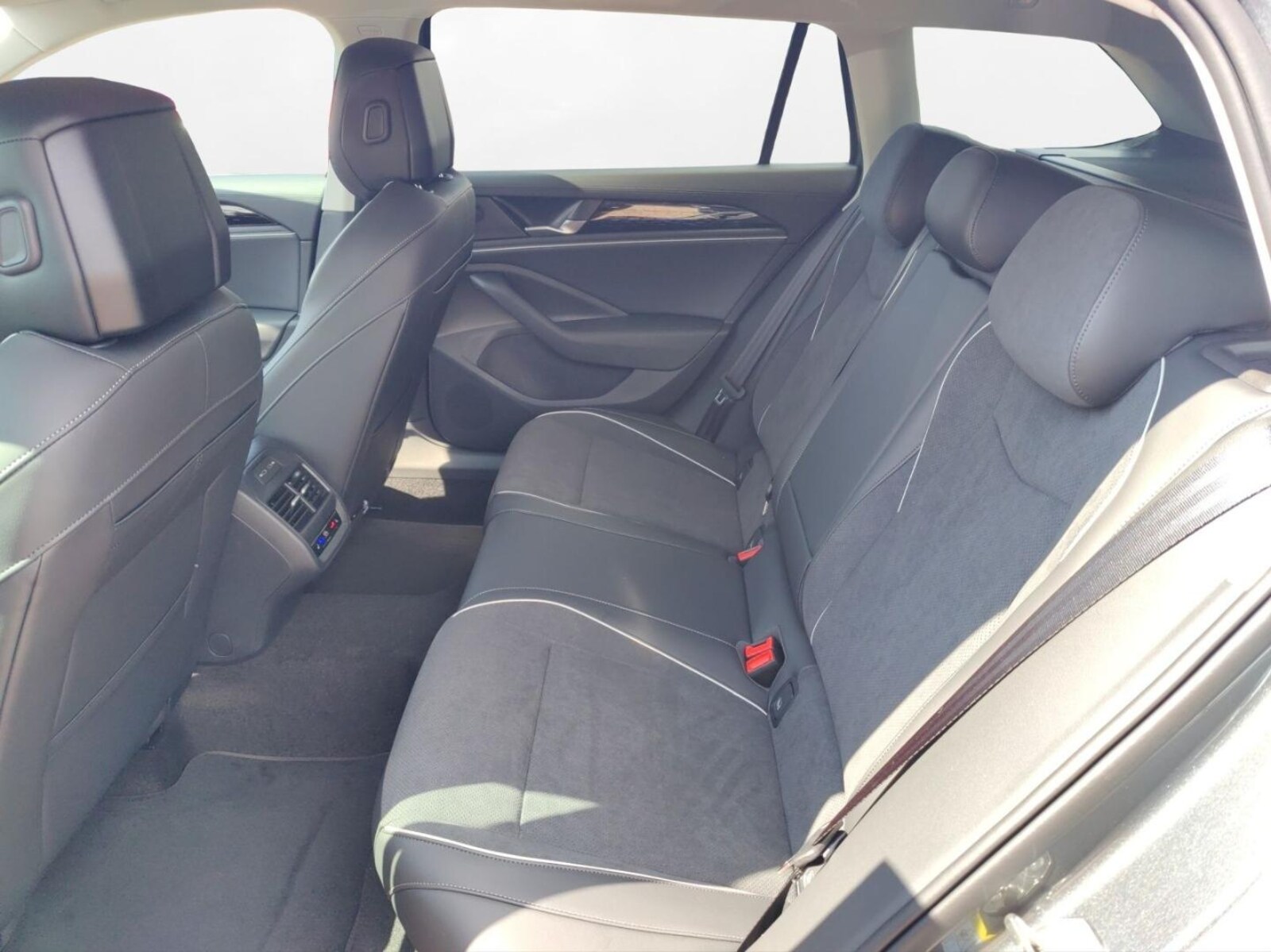 Volkswagen Passat – Bild 4