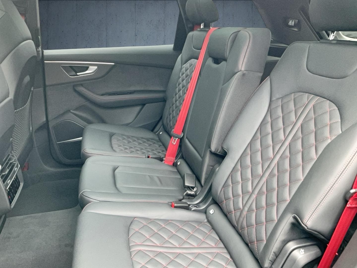 Bild über Audi Q7 SUV S line business TDI quattro 210 kW tiptronic - für weitere Informationen kontaktieren Sie den Audi Partner