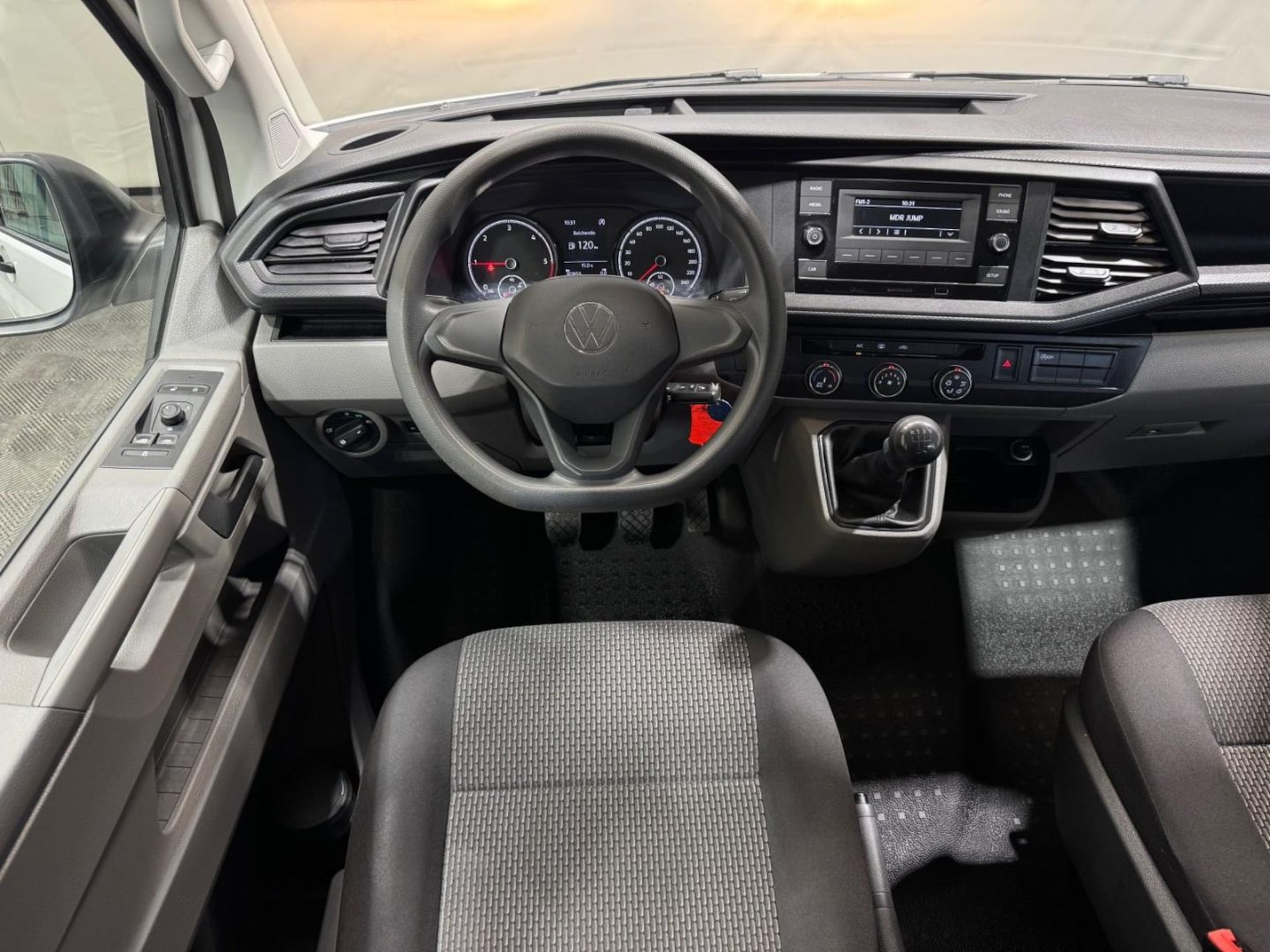 Volkswagen T6.1 Transporter Kombi langer Radstand