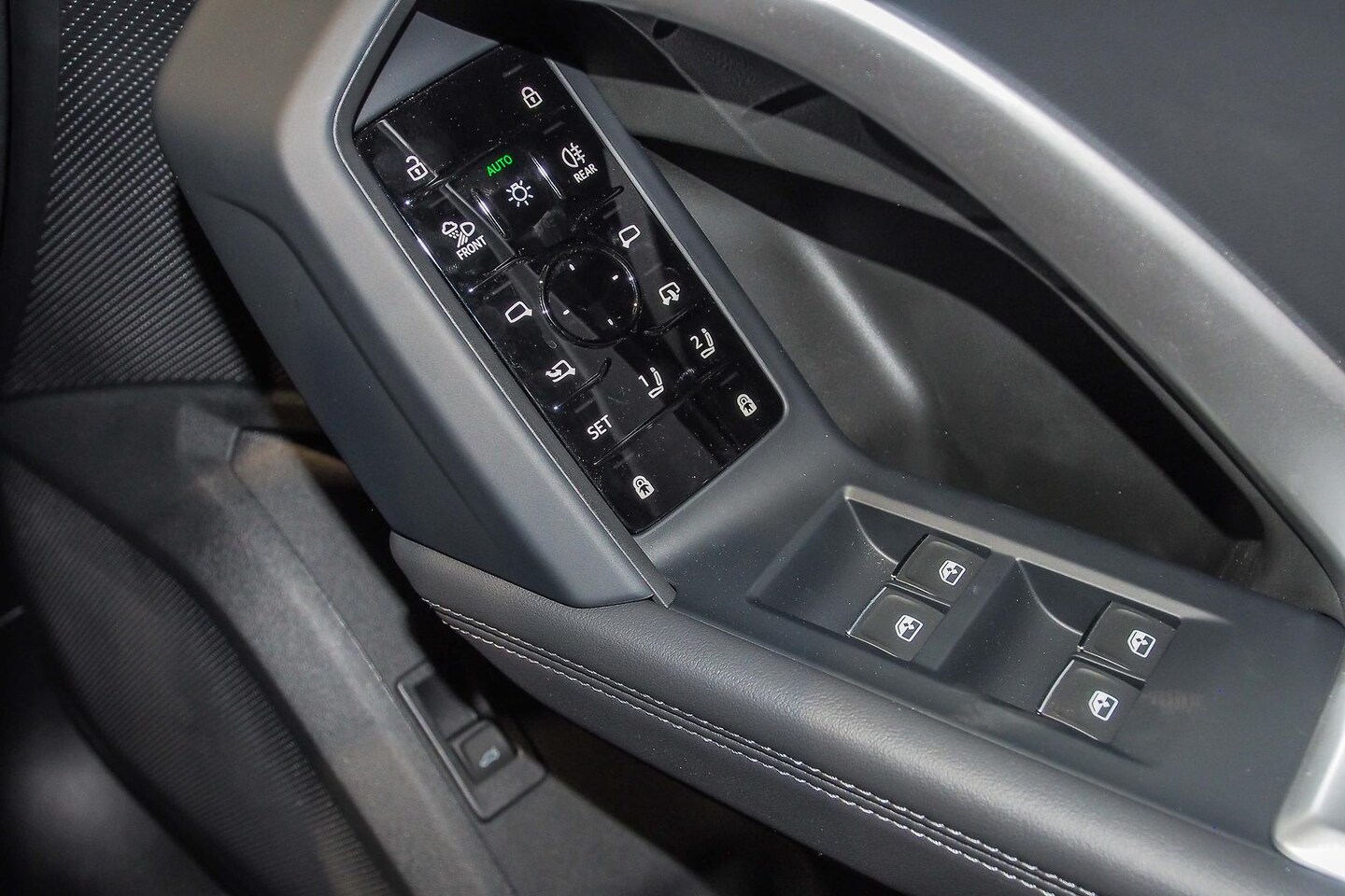 Image about Audi Q5 SUV TFSI quattro 200 kW sport