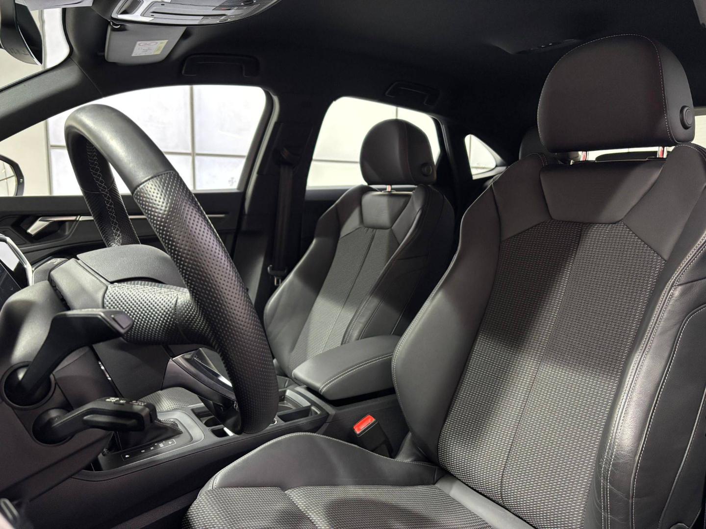 Image about Audi Q3 Sportback TFSI e S line 45 TFSI e 180 kW (245 ch) S tronic