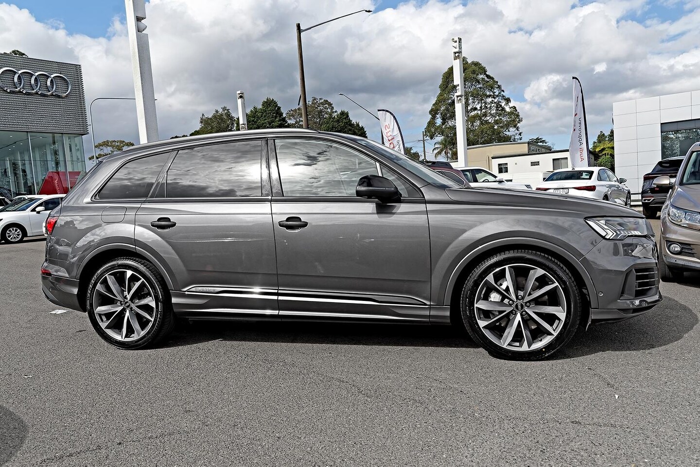 Image about Audi Q7 45 TDI quattro tiptronic