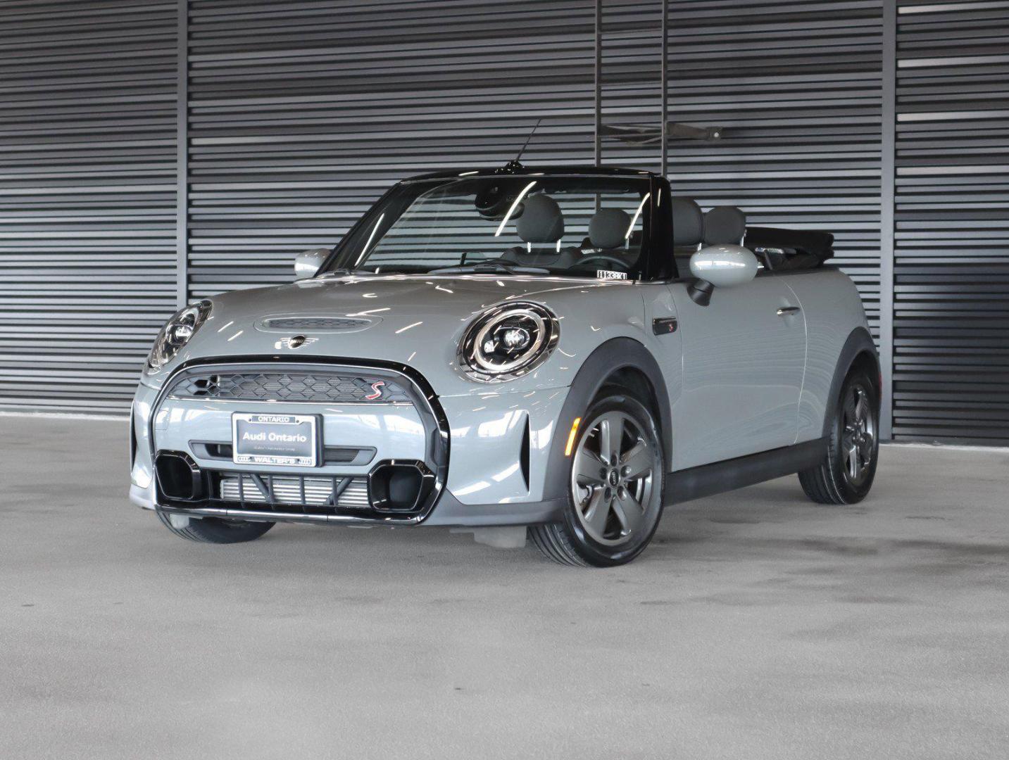 2022 MINI Convertible Cooper S's photo