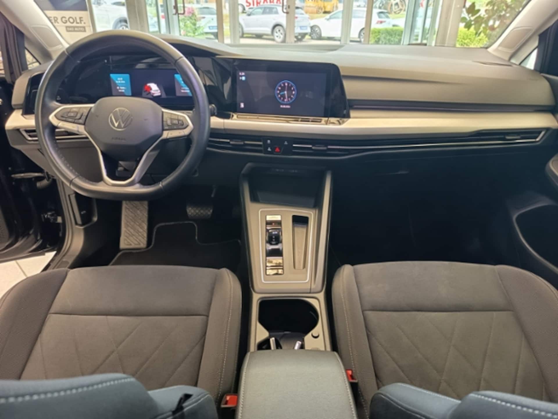 Volkswagen Golf Variant Life