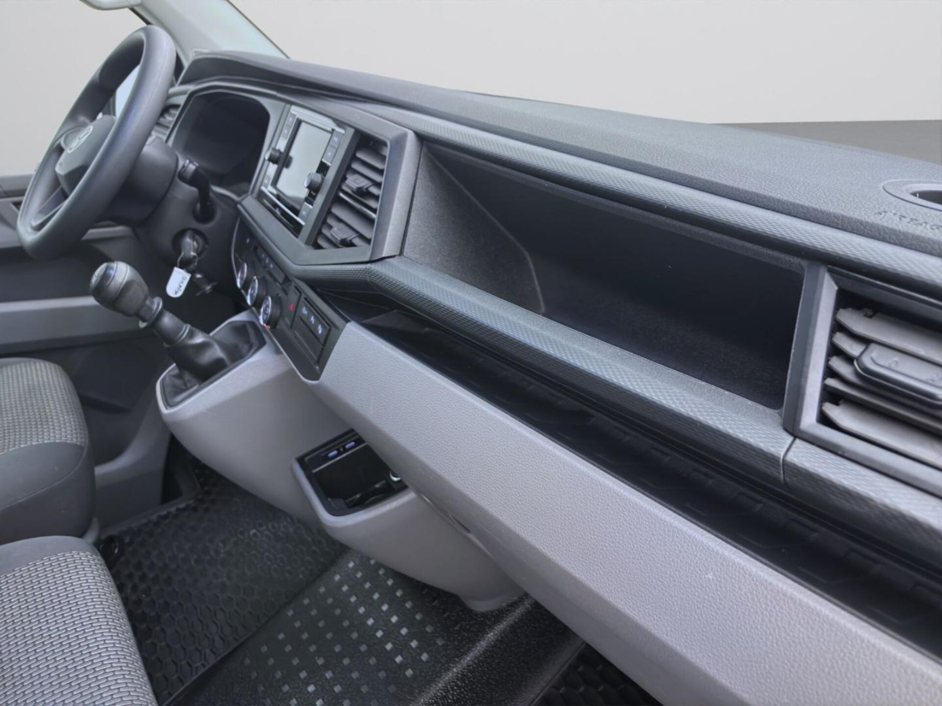 Volkswagen T6.1 Transporter Kombi kurzer Radstand