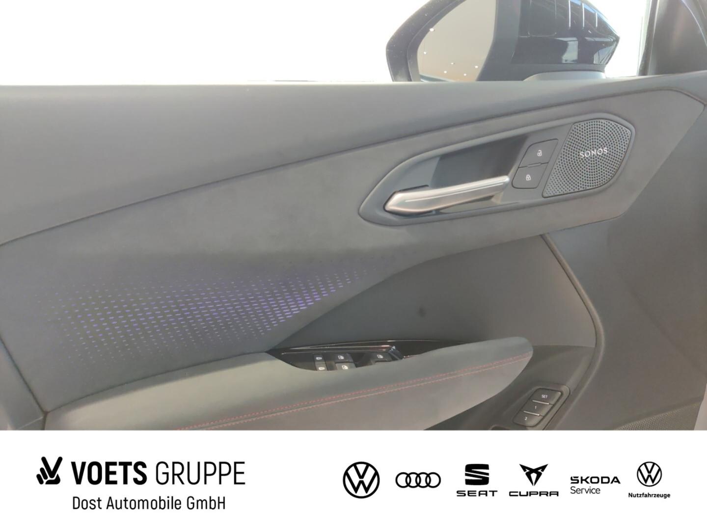 Bild über Audi Q3 SUV TFSI quattro 195 kW S tronic - für weitere Informationen kontaktieren Sie den Audi Partner