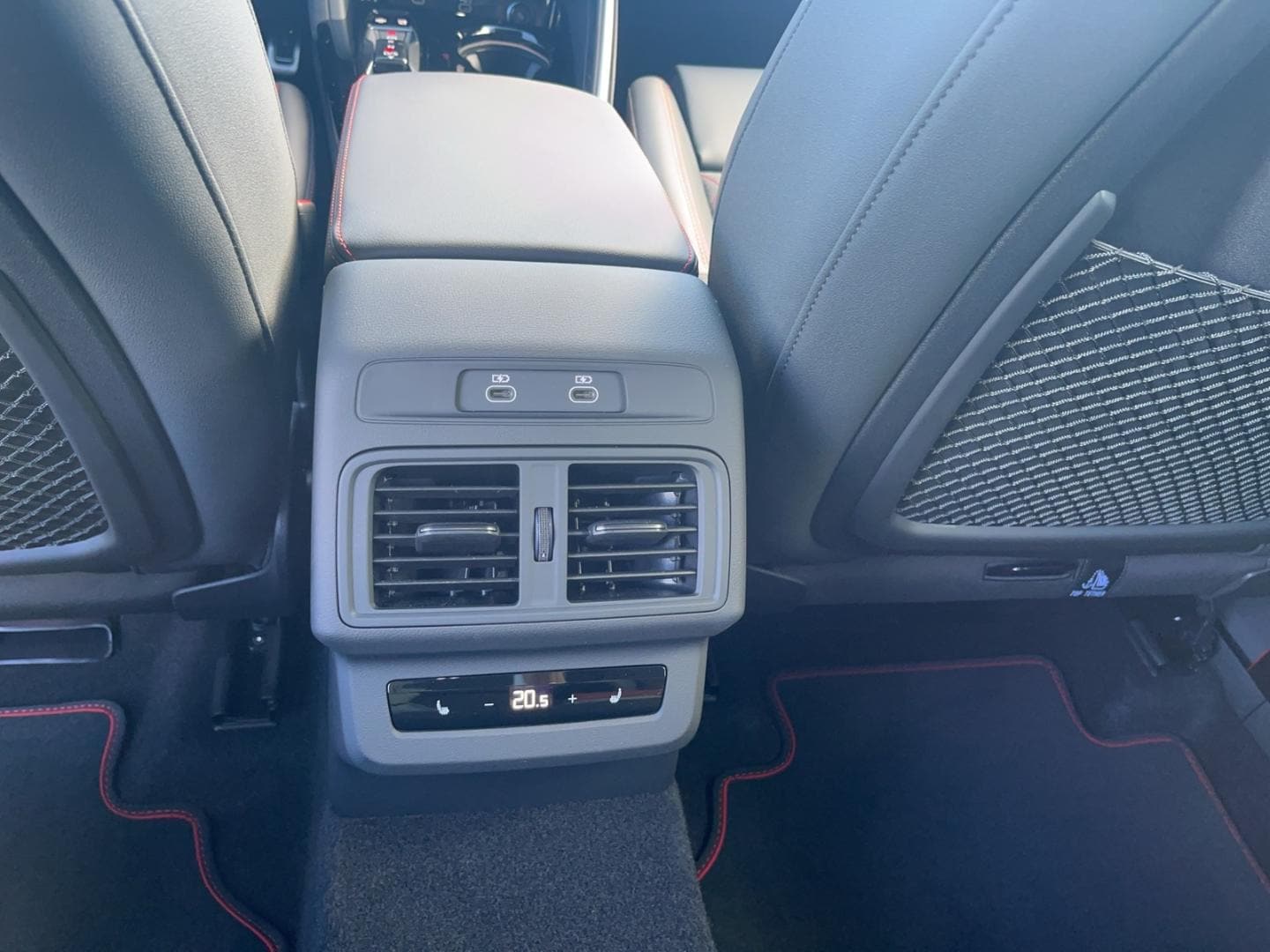 Bild über Audi Q5 SUV TFSI 150 kW S tronic - für weitere Informationen kontaktieren Sie den Audi Partner
