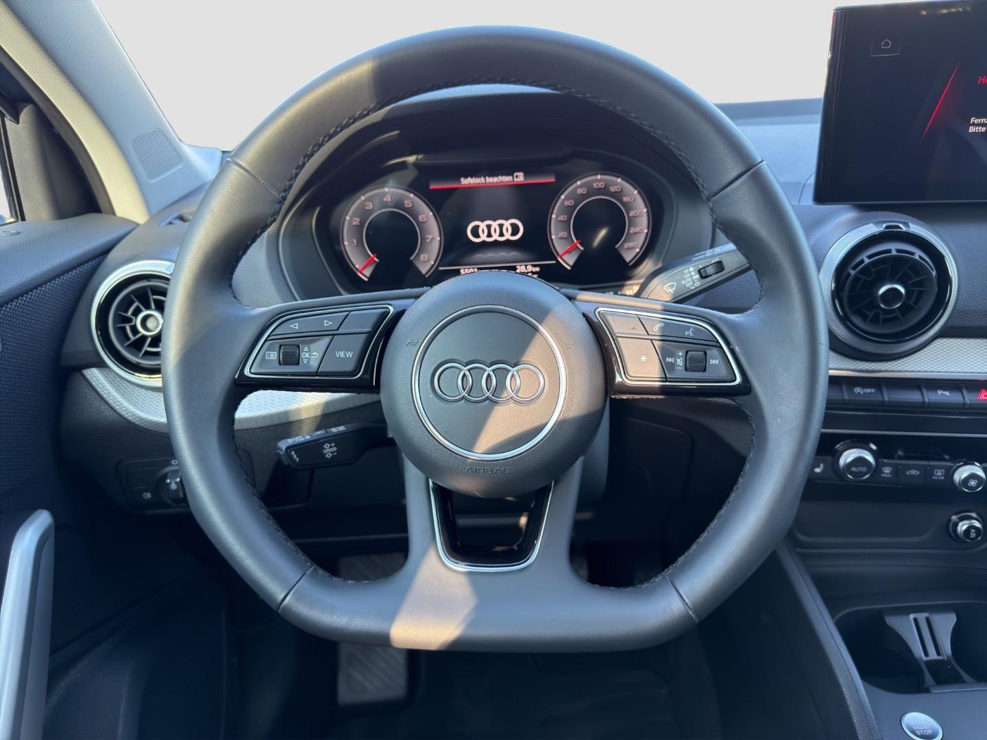 Bild über Audi Q2 S line 30 TFSI Schaltgetriebe - für weitere Informationen kontaktieren Sie den Audi Partner