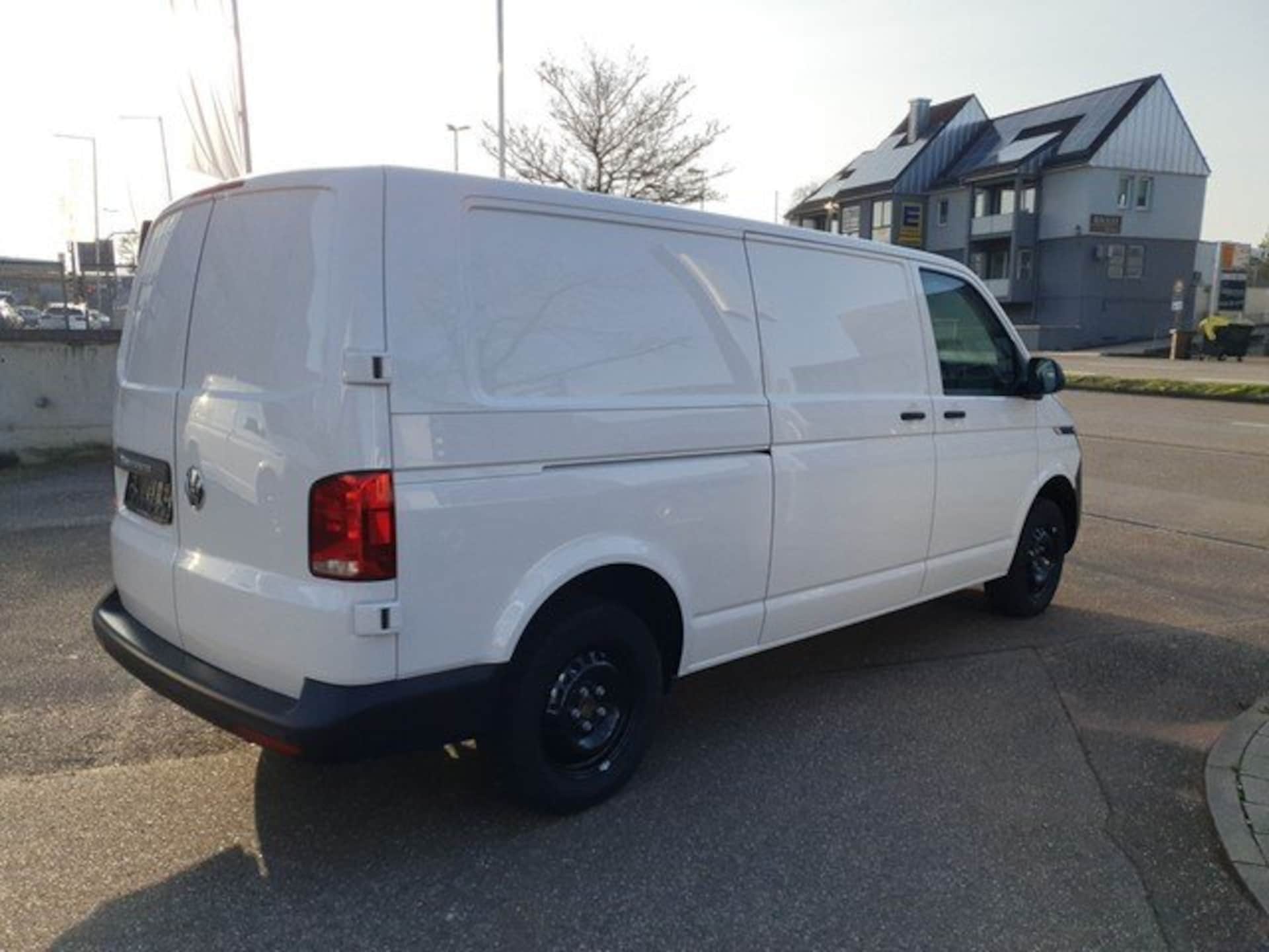 Volkswagen T6.1 Transporter Kasten langer Radstand