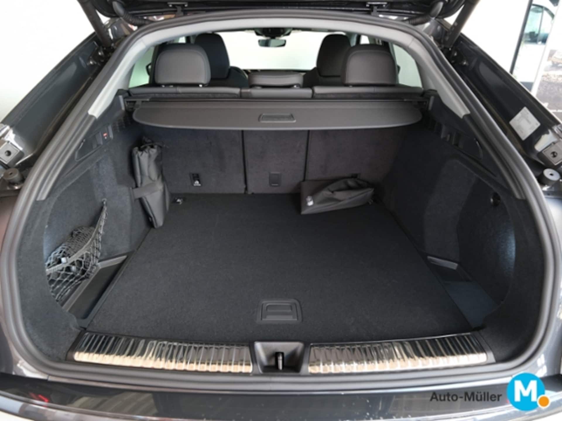 Audi Q5 Sportback edition one