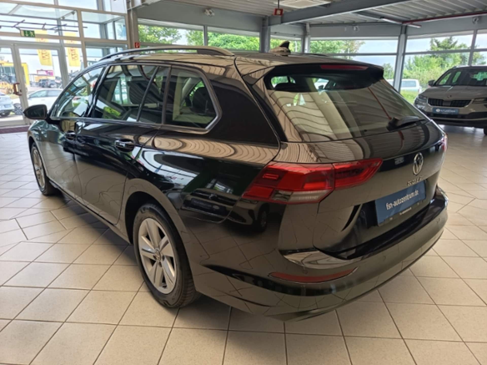 Volkswagen Golf Variant Life