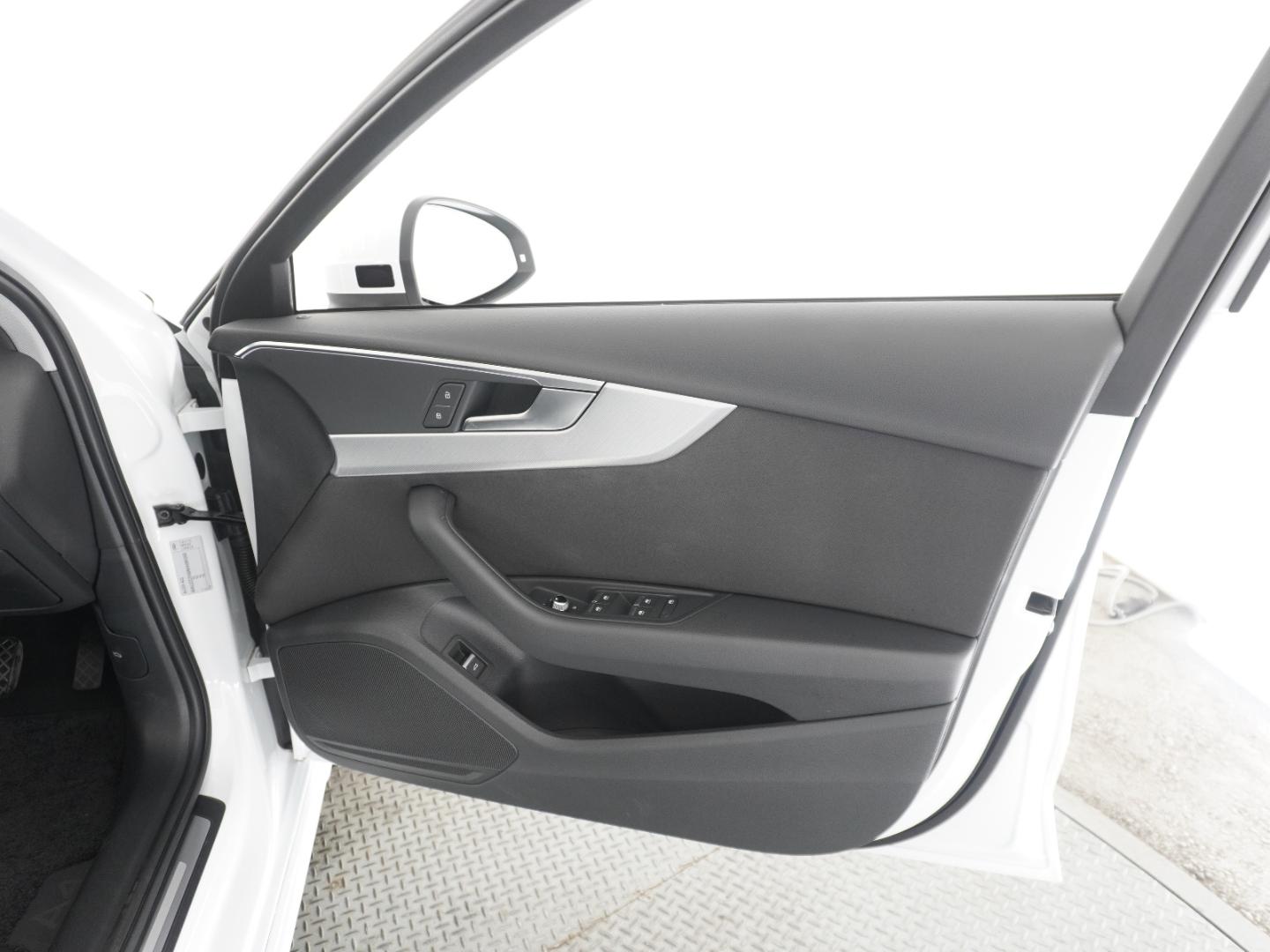Audi A4 Sedan