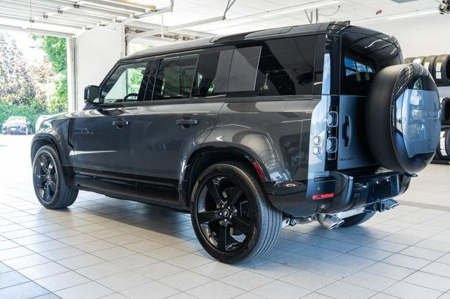 2025 Land Rover Defender
