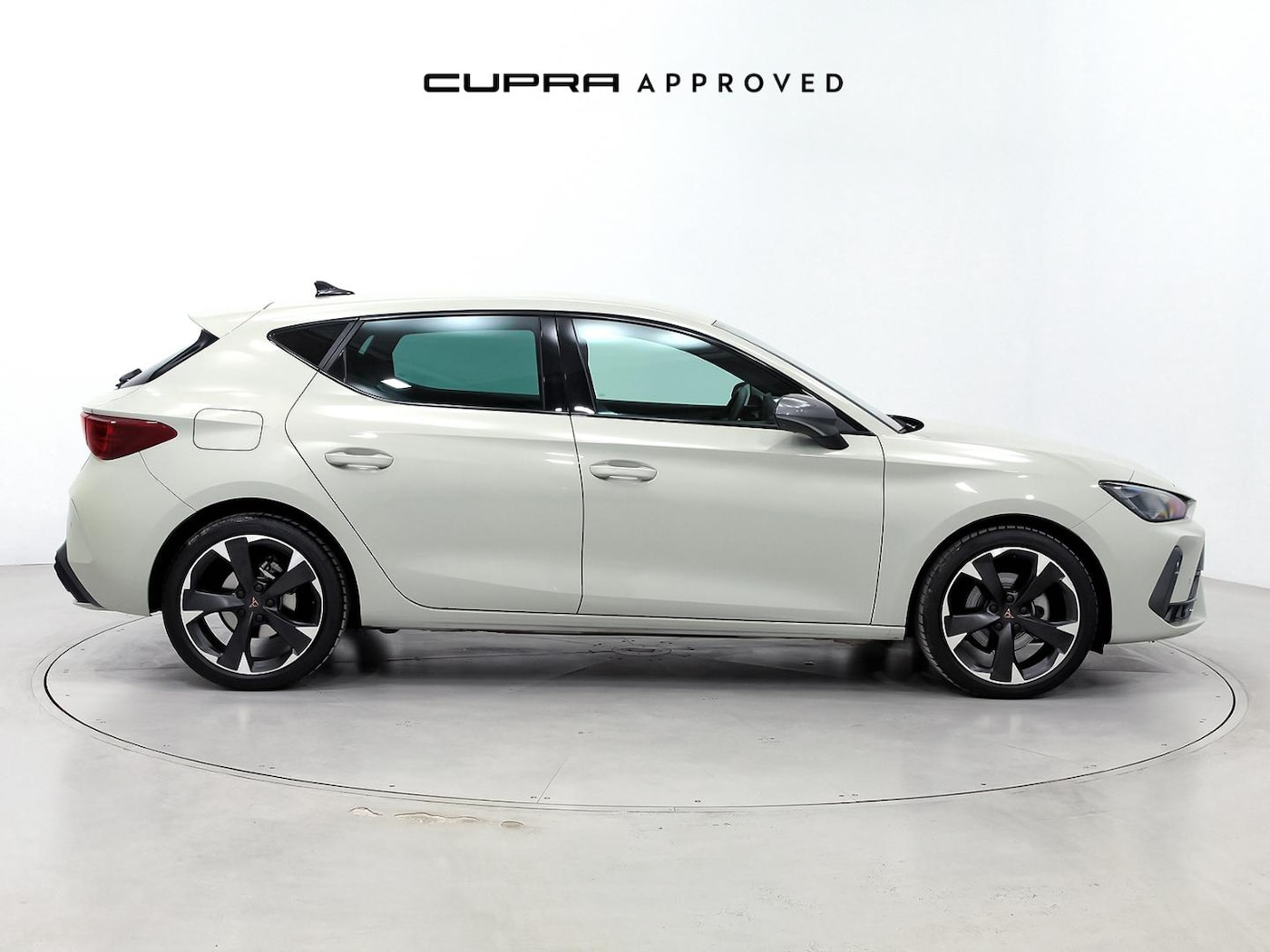 CUPRA Leon León 1.5 eTSI DSG 110 kW (150 CV) — photo 4