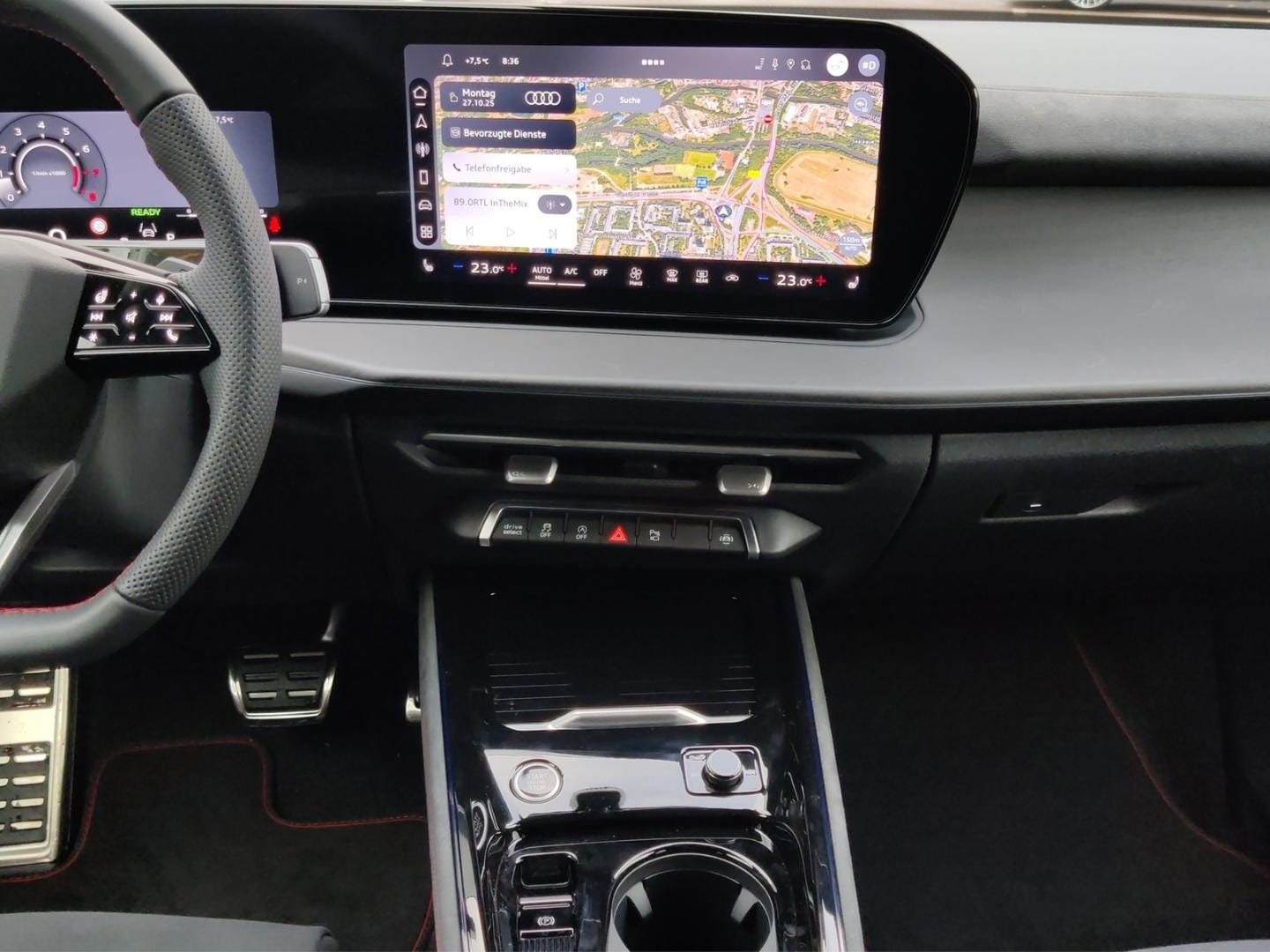 Bild über Audi Q3 SUV TFSI quattro 195 kW S tronic - für weitere Informationen kontaktieren Sie den Audi Partner