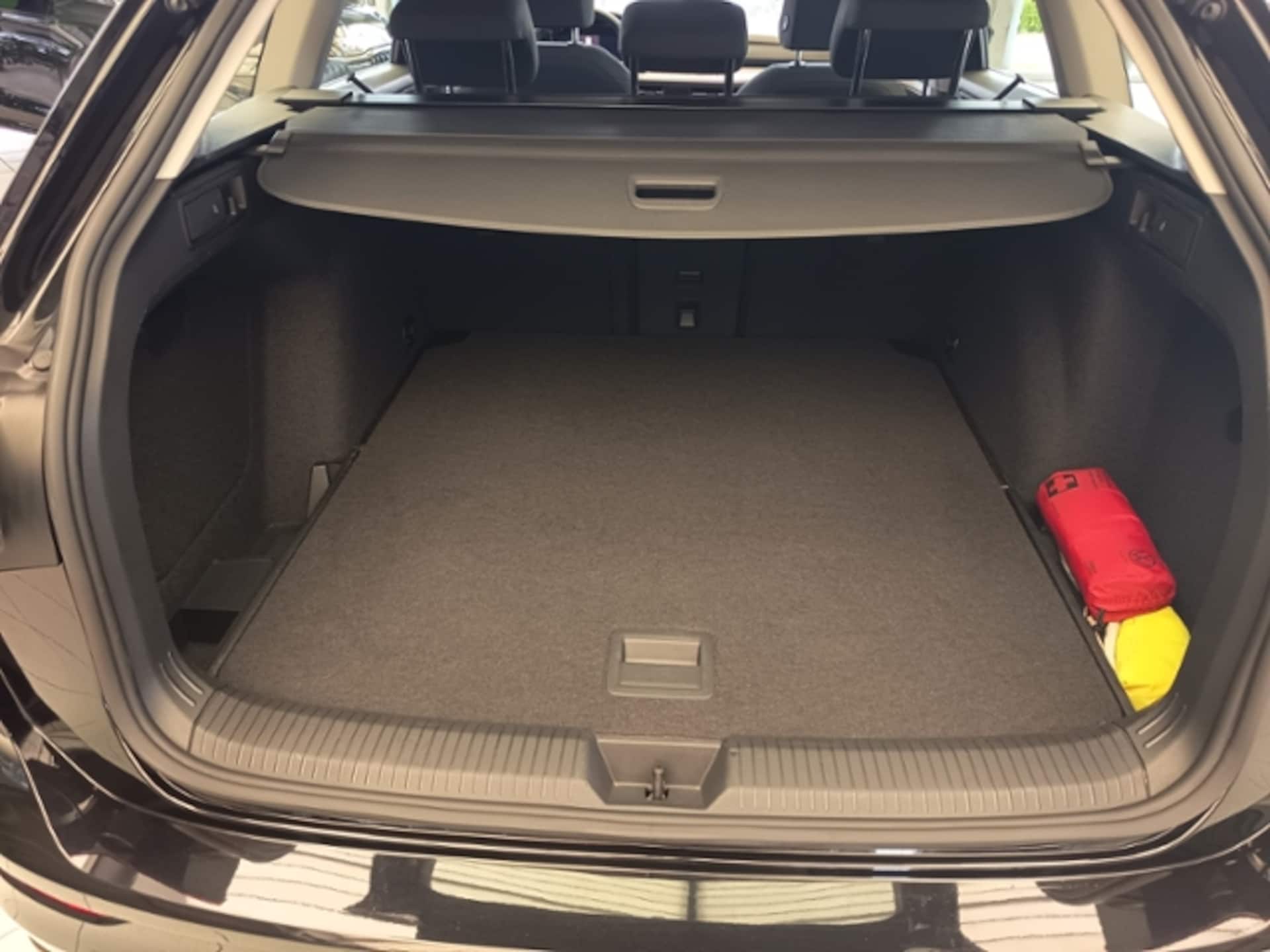 Volkswagen Golf Variant Life
