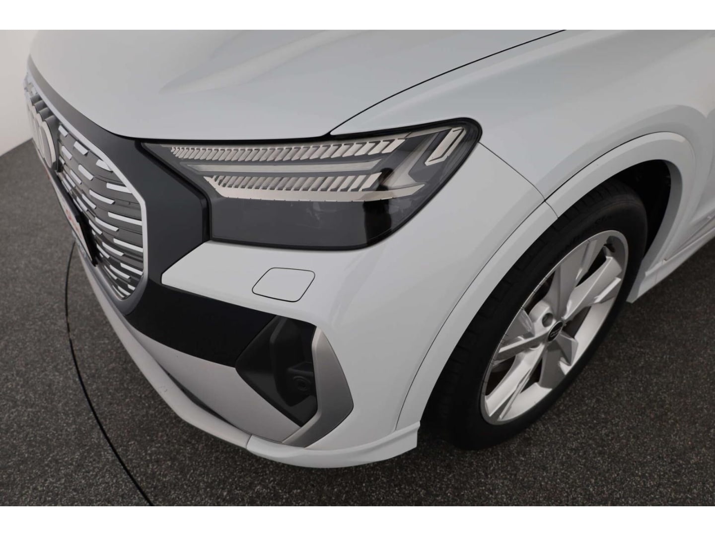 Bild über Audi Q4 e-tron 45 e-tron - für weitere Informationen kontaktieren Sie den Audi Partner