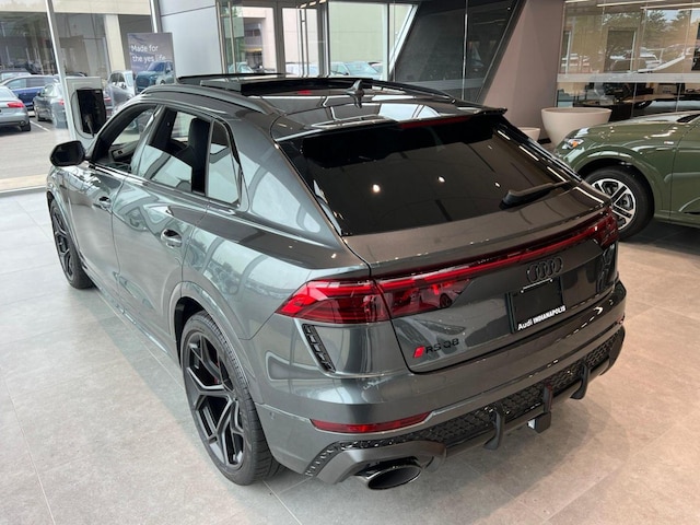 2026 Audi RS Q8 SUV performance