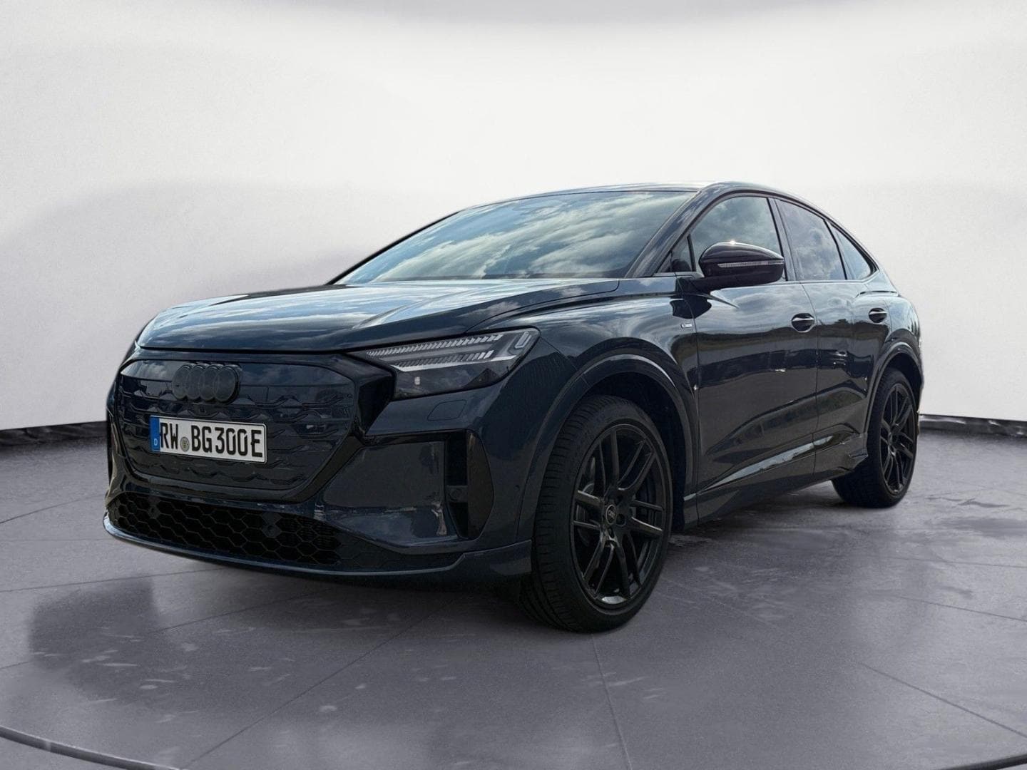Bild über Audi Q4 Sportback e-tron e-tron quattro 220 kW - für weitere Informationen kontaktieren Sie den Audi Partner