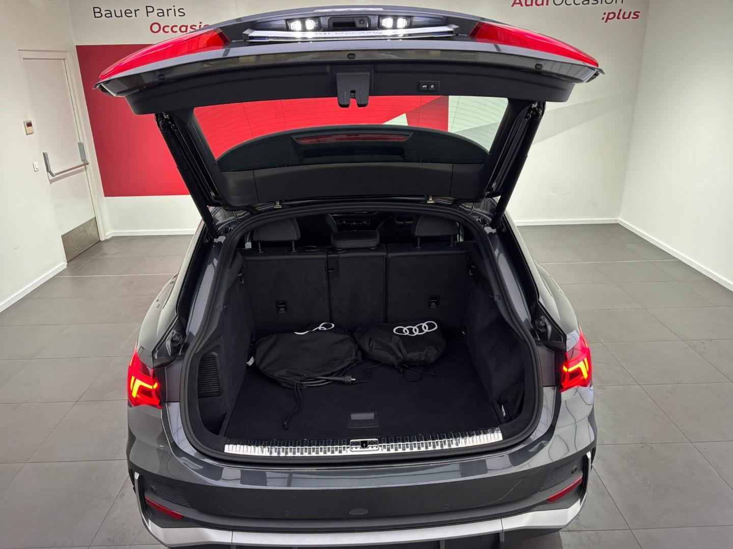 Image about Audi Q3 Sportback TFSI e S line 45 TFSI e 180 kW (245 ch) S tronic