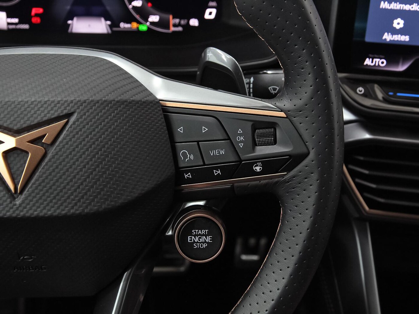 CUPRA Leon León 1.5 eTSI DSG 110 kW (150 CV) — photo 17