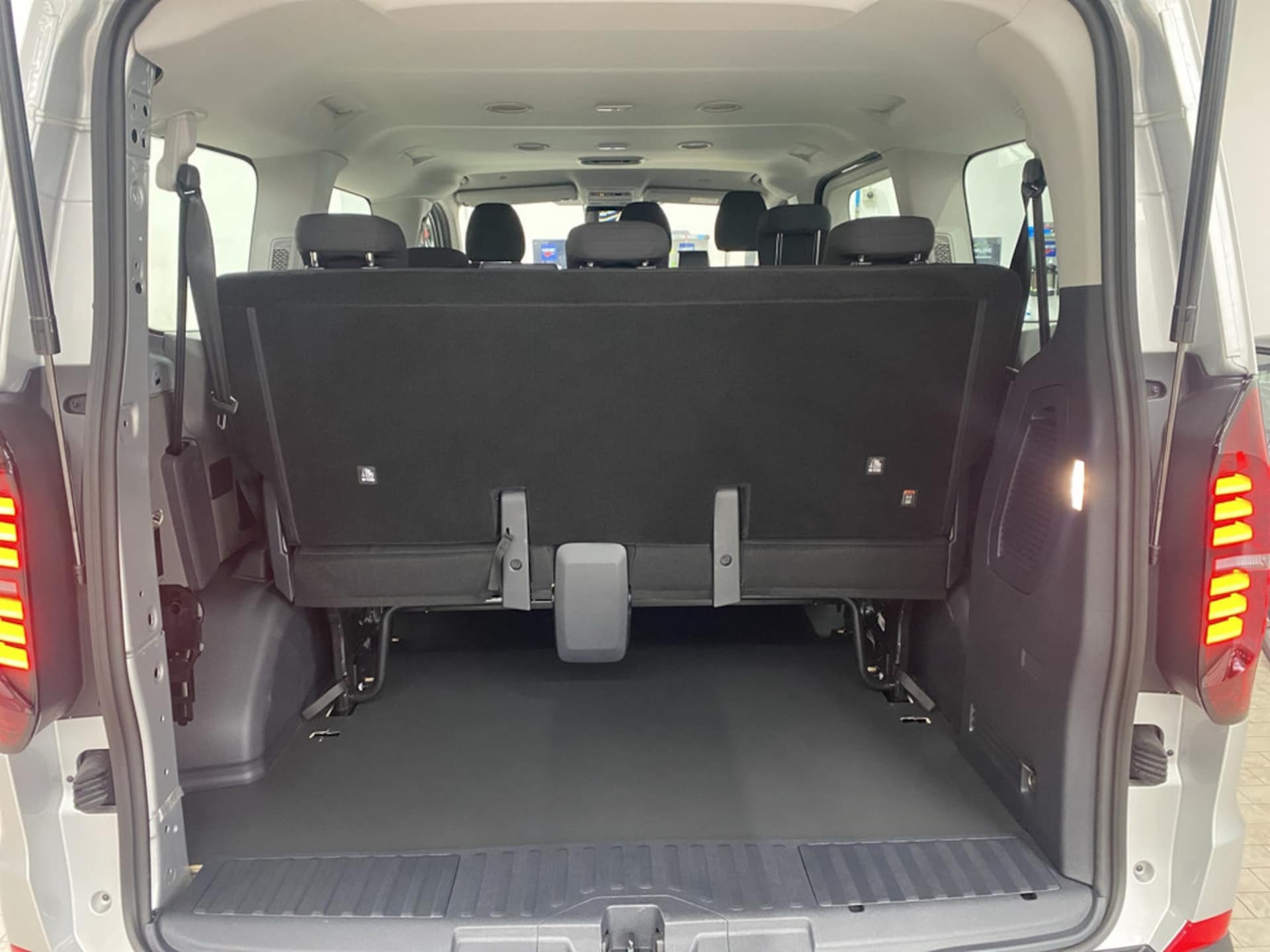 Volkswagen Transporter Kombi kurzer Radstand