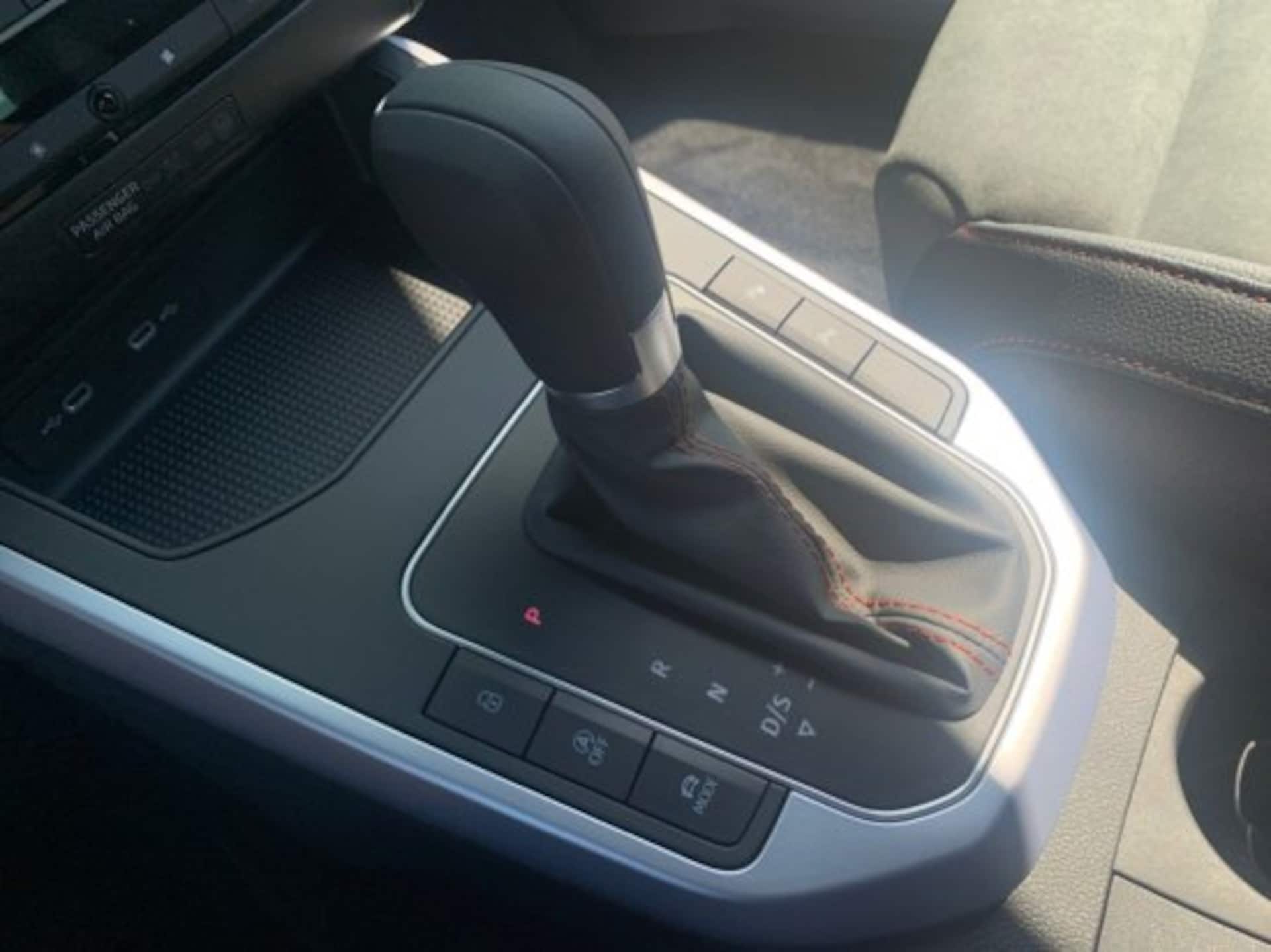 SEAT Arona FR