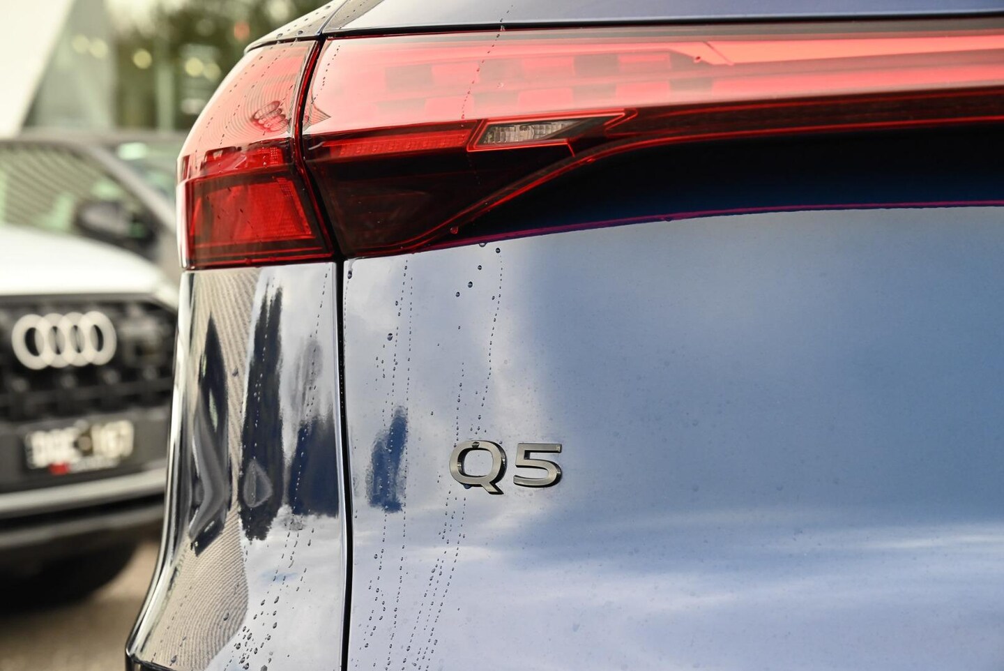 Image about Audi Q5 SUV e-hybrid quattro S tronic