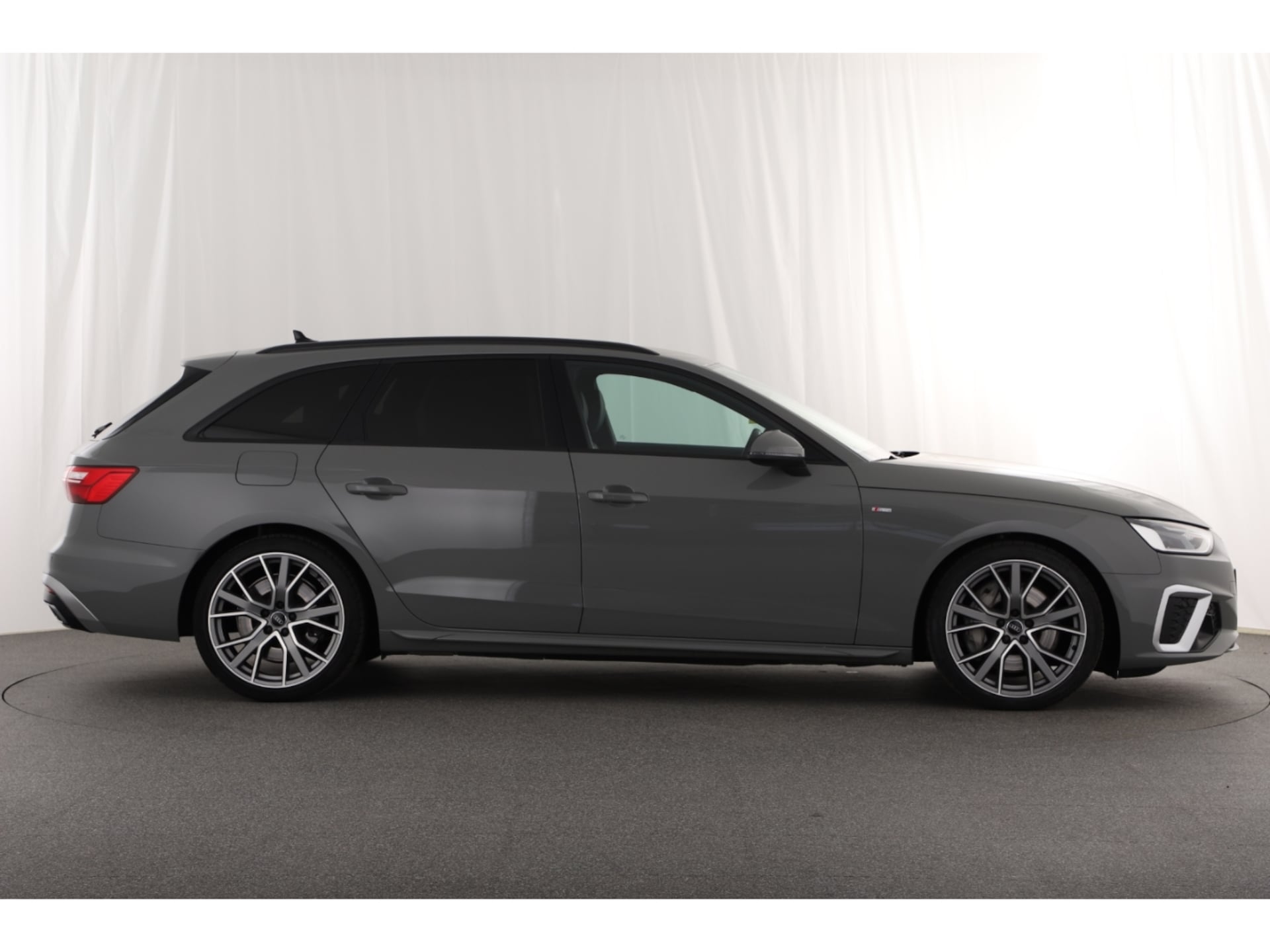 Audi A4 Avant S line