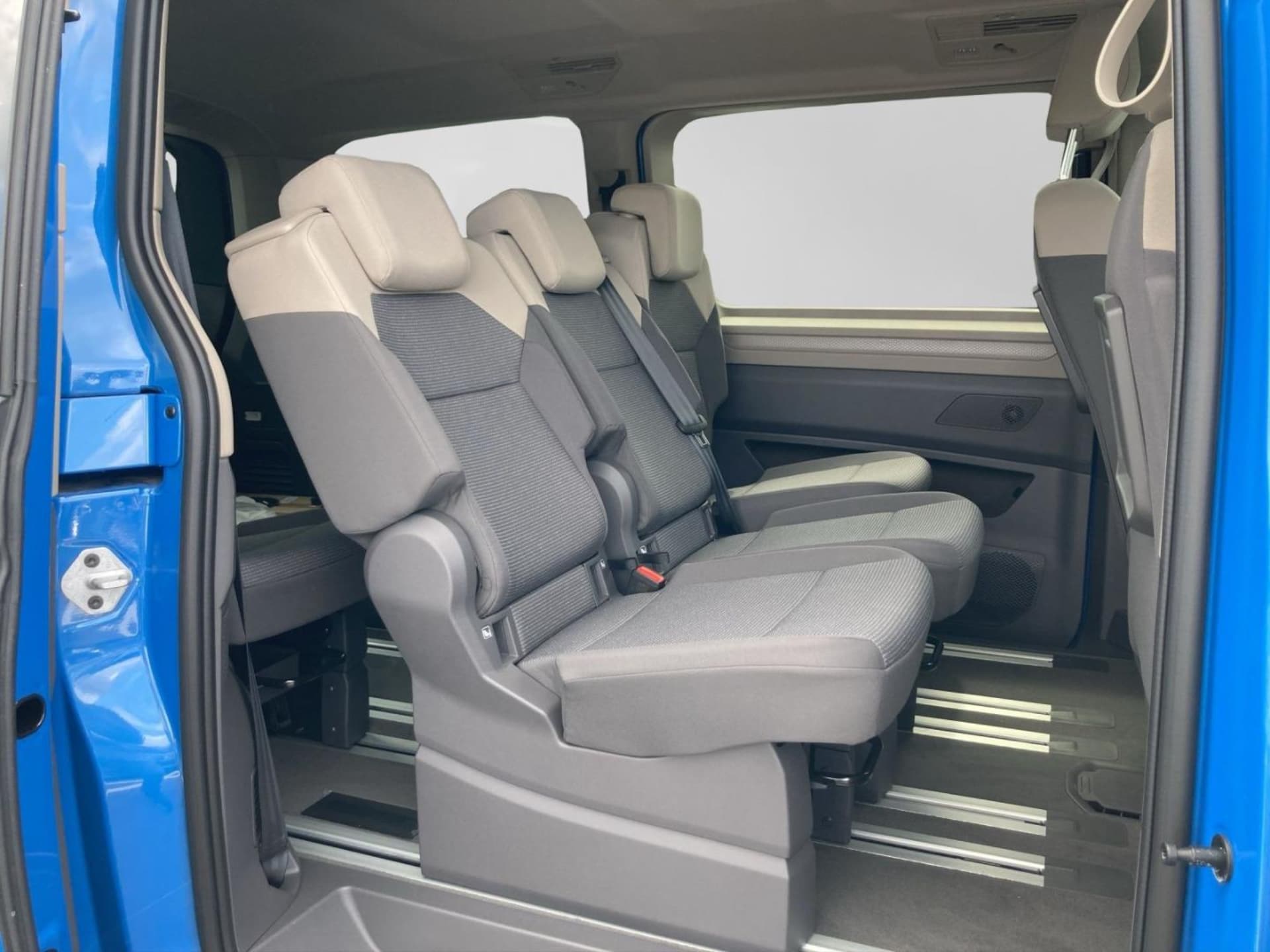 Volkswagen Multivan Langversion Basis-Modell