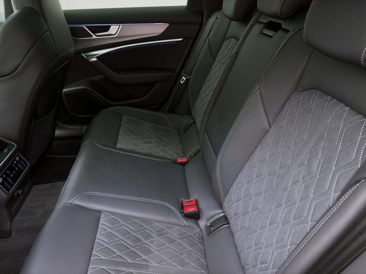 Bild über Audi S6 Avant TDI quattro tiptronic - für weitere Informationen kontaktieren Sie den Audi Partner