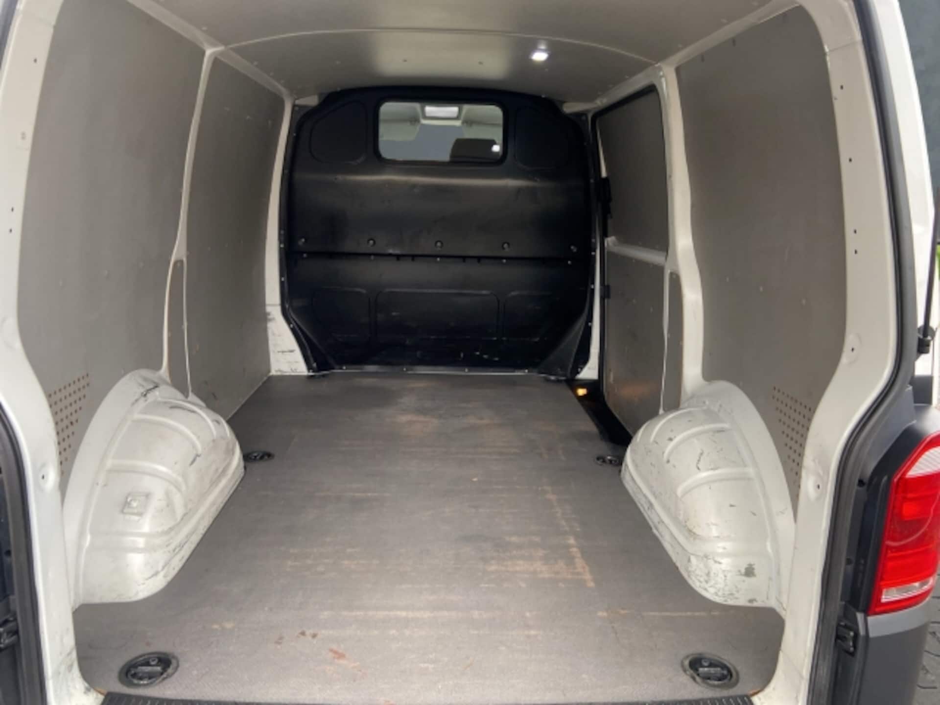 Volkswagen T6 Transporter Kasten kurzer Radstand