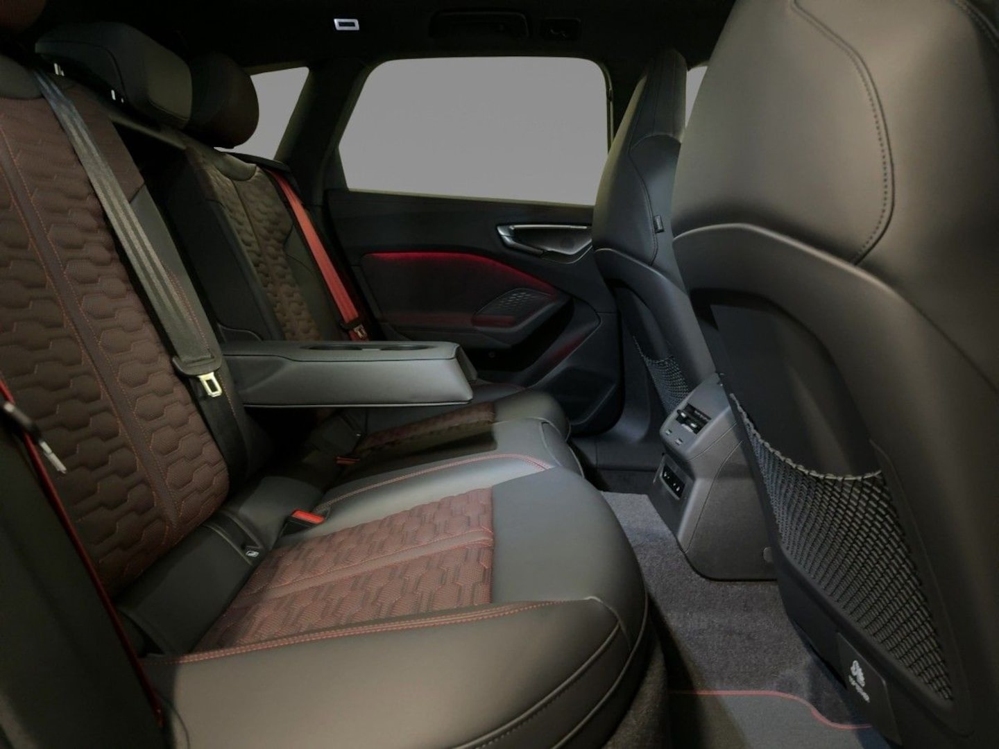Bild über Audi RS 5 Avant TFSI quattro 470 kW tiptronic - für weitere Informationen kontaktieren Sie den Audi Partner