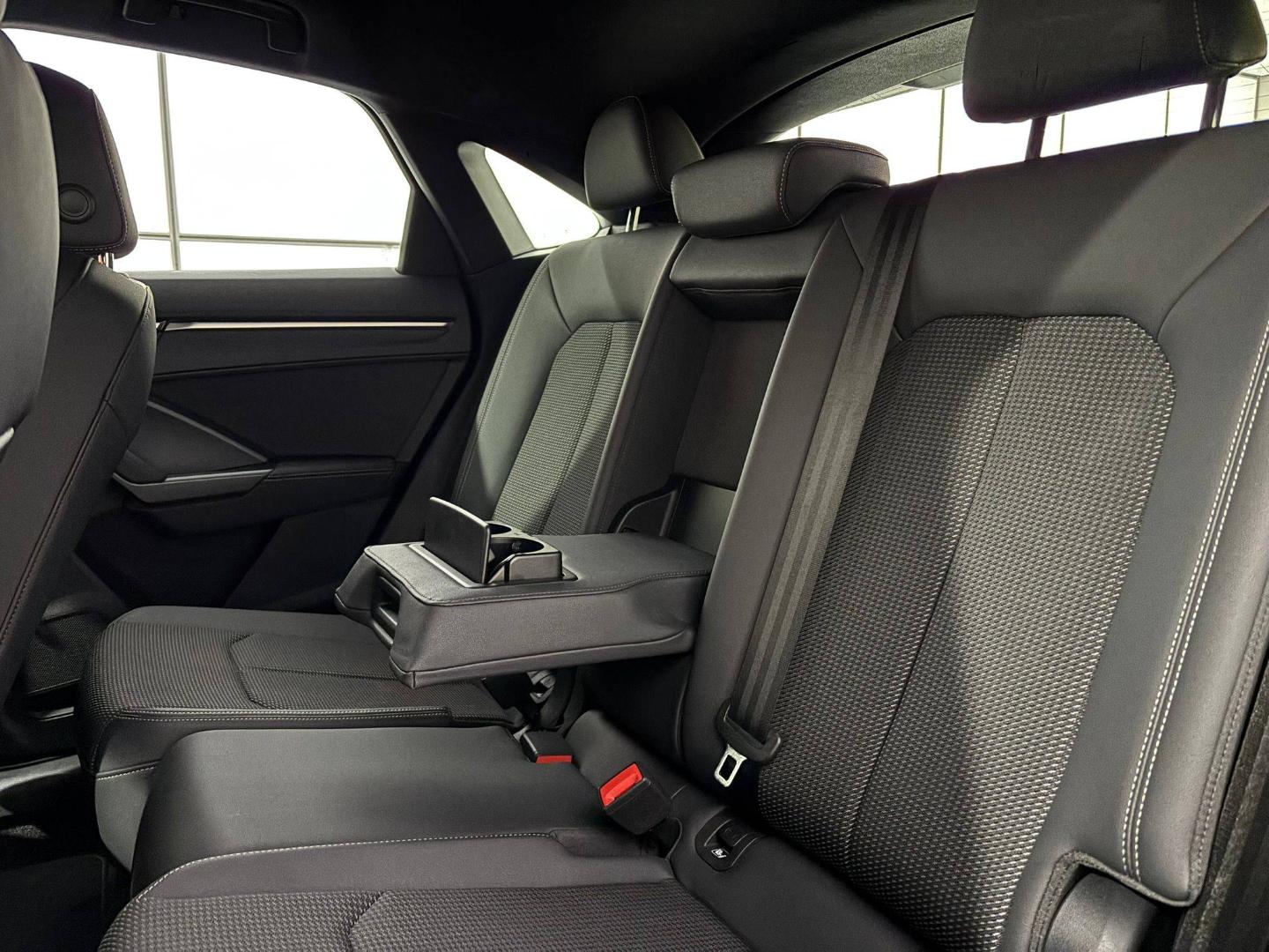 Image about Audi Q3 Sportback TFSI e S line 45 TFSI e 180 kW (245 ch) S tronic