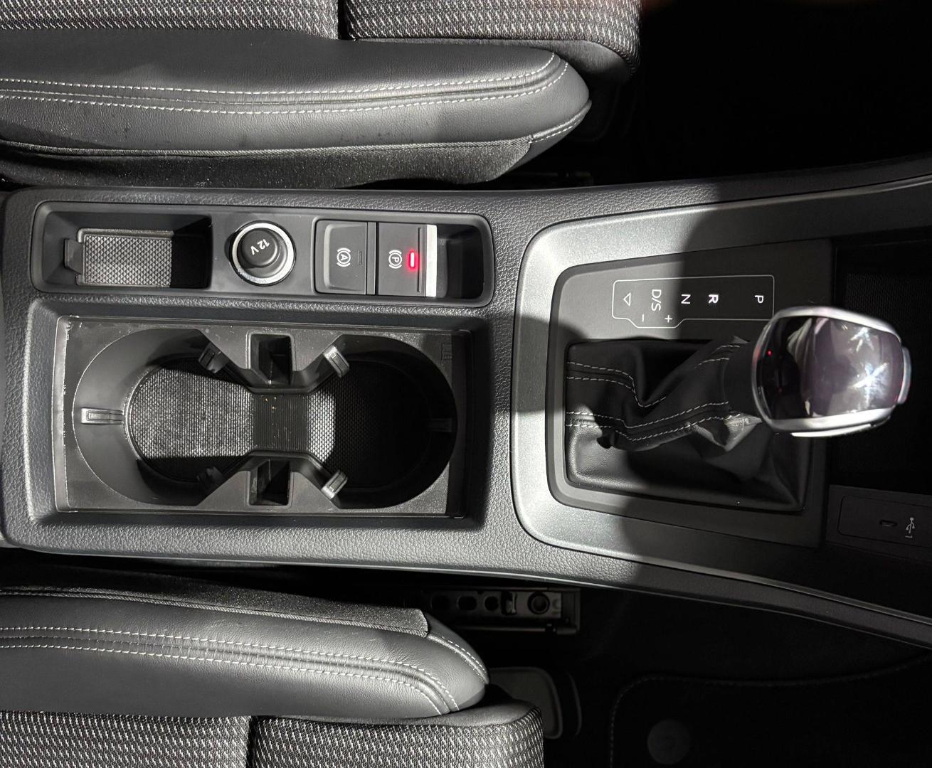 Image about Audi Q3 Sportback TFSI e S line 45 TFSI e 180 kW (245 ch) S tronic