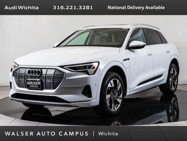 2022 Audi e-tron 95 kWh Premium Plus quattro's photo
