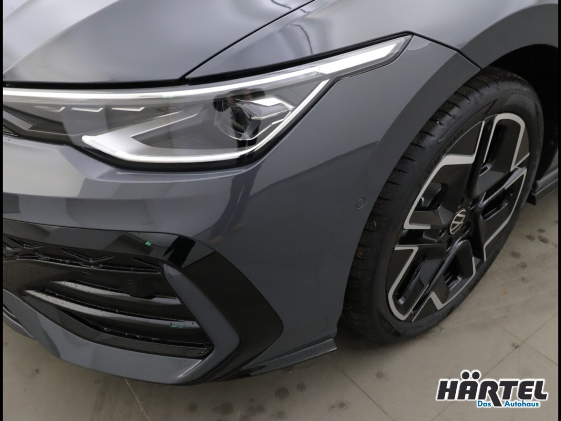 Volkswagen Golf R-Line